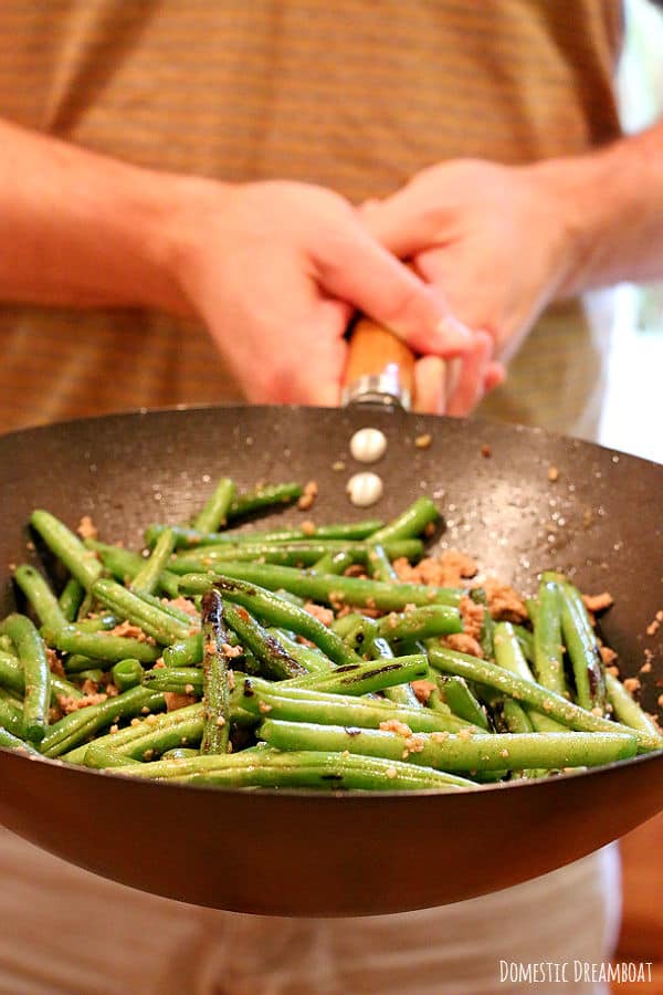 Green beans in wok