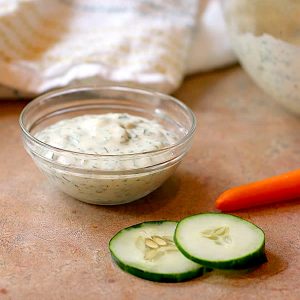 Ranch-dressing-with-vegetables cropped