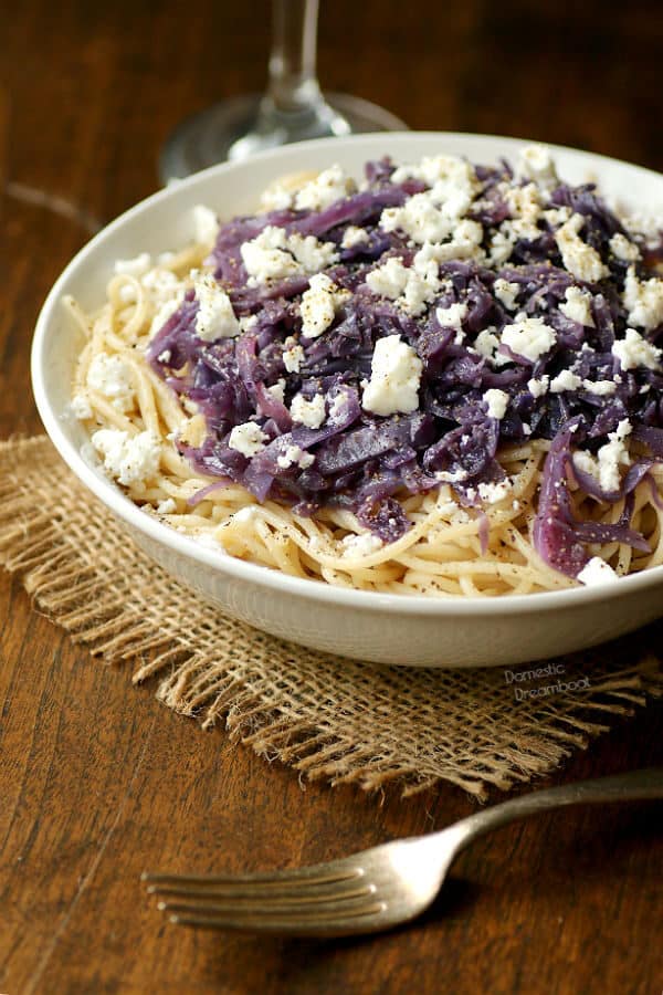 Spaghetti with Red Cabbage and Feta Cheese - Domestic Dreamboat #glutenfree #vegetarian #healthyeating