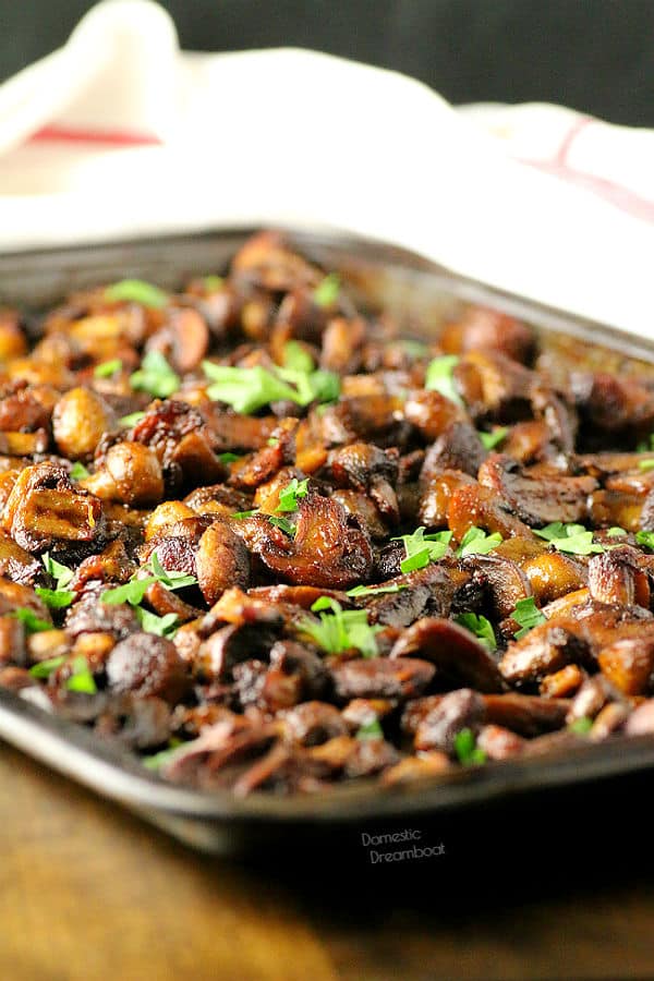 Garlic Roasted Mushrooms - Domestic Dreamboat #glutenfree #vegetarian #lowcarb #keto