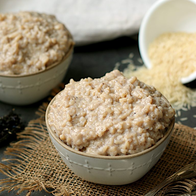 London Fog rice pudding in a small white bowl.