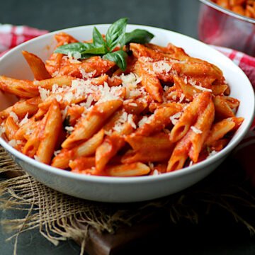 EAsy Tomato Parmesan Pasta cropped